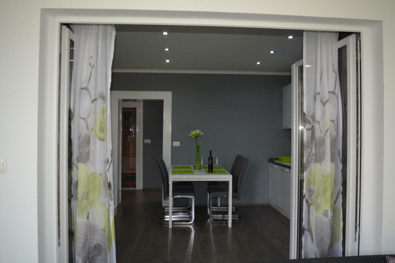 Apartment D & N Kastela Exterior photo